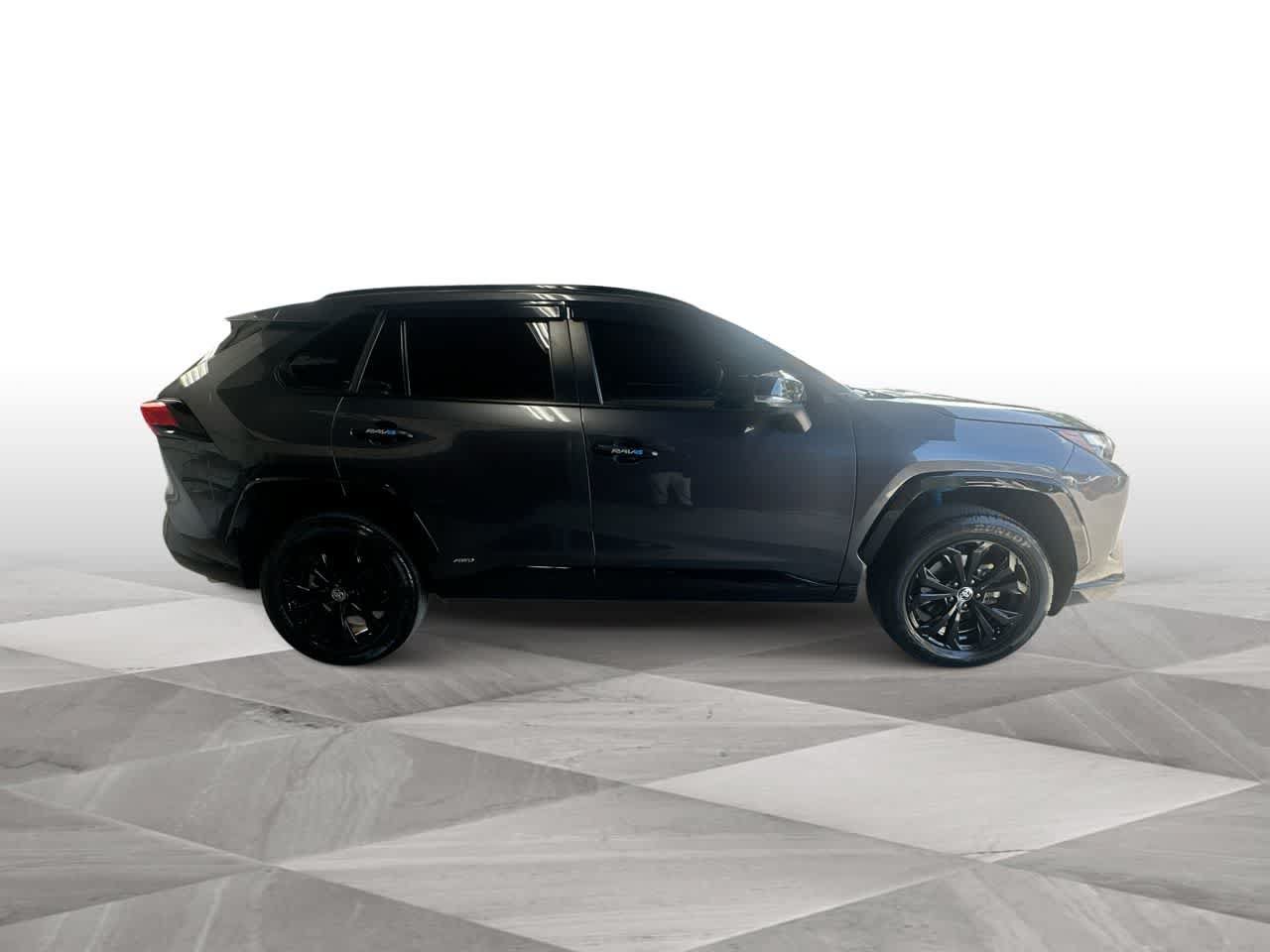 Used 2024 Toyota RAV4 SE AWD/4WD image 9