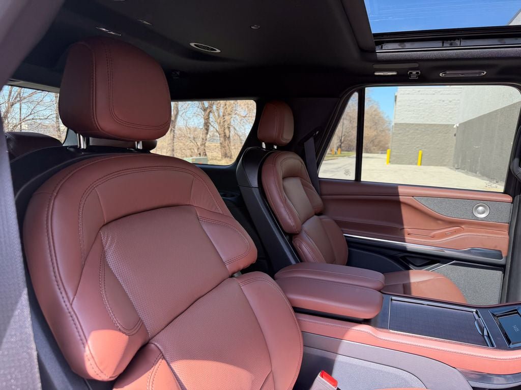 New 2026 Lincoln Navigator Reserve AWD/4WD image 26