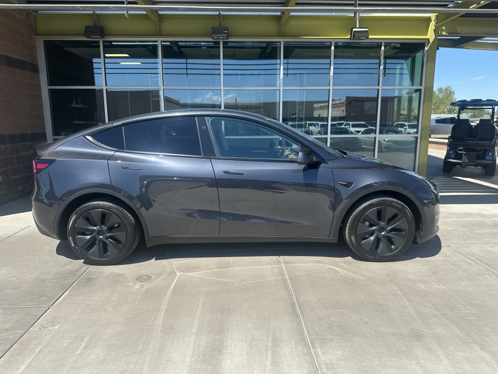 Used 2025 Tesla Model Y Long Range RWD image 7