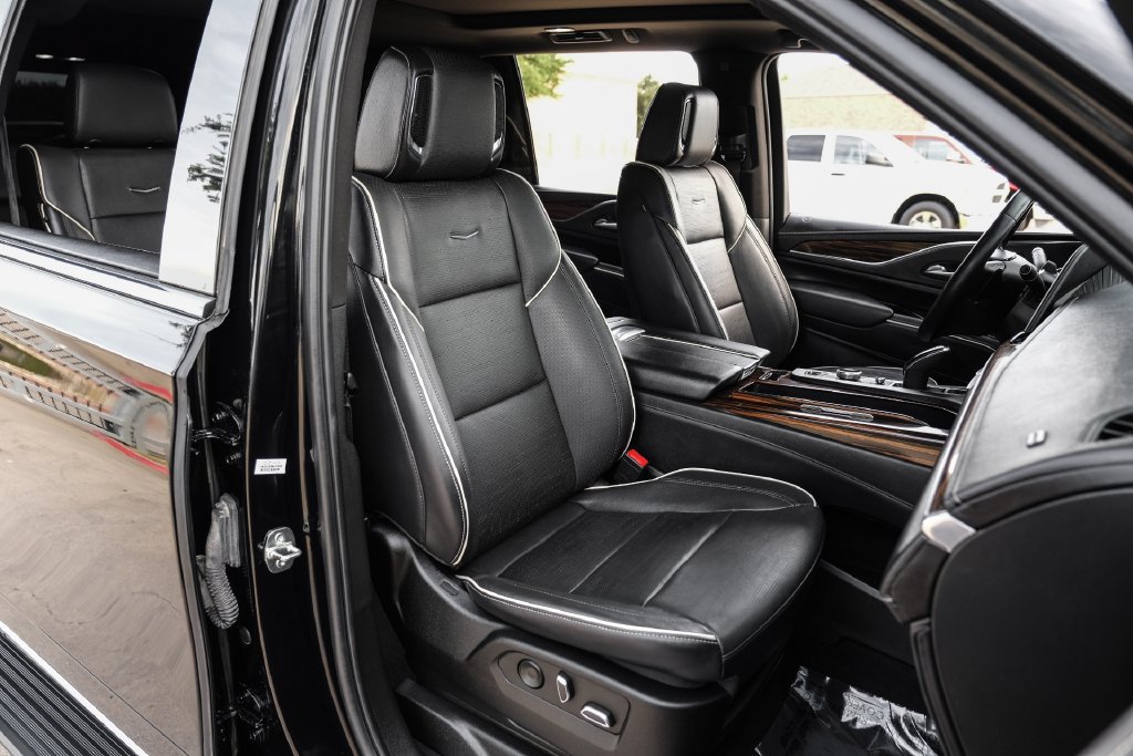 Used 2023 Cadillac Escalade ESV Premium Luxury RWD image 38