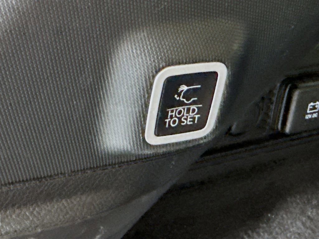 Used 2022 Jeep Grand Cherokee Overland image 32