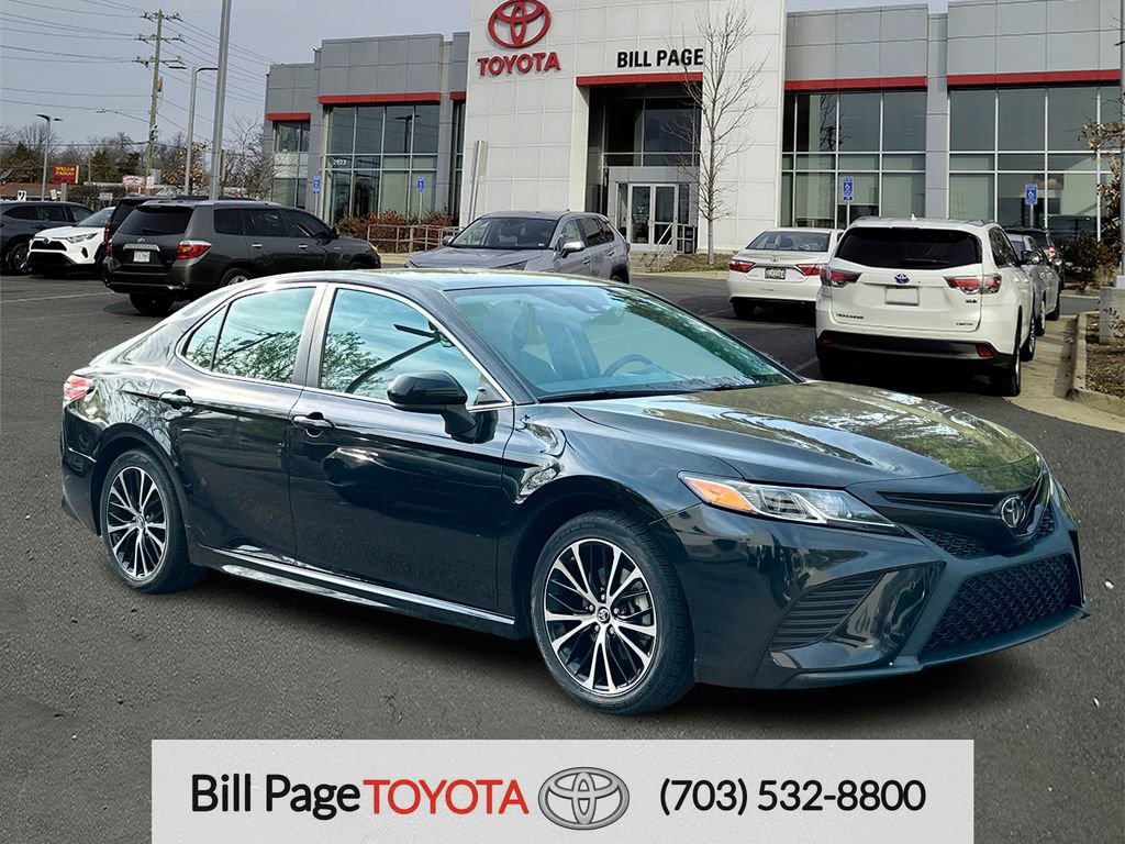 Used 2019 Toyota Camry SE image 1