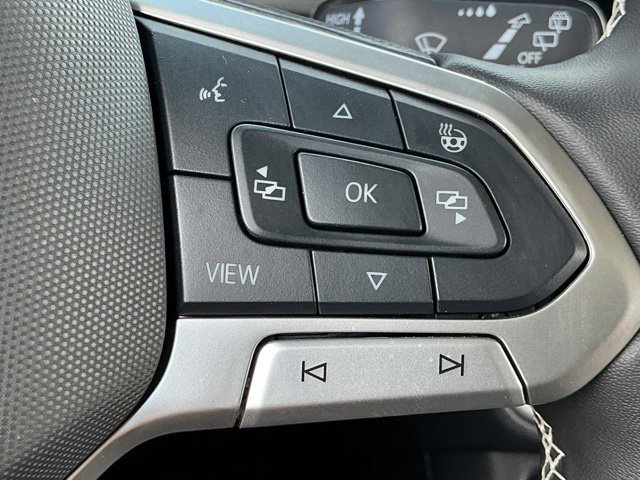 Certified 2025 Volkswagen Taos SEL AWD/4WD image 31