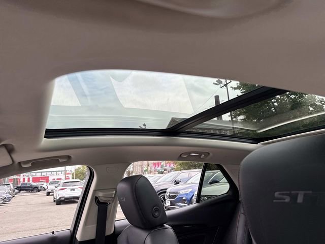 Used 2023 Buick Envision Essence w/ Sport Touring Package image 25