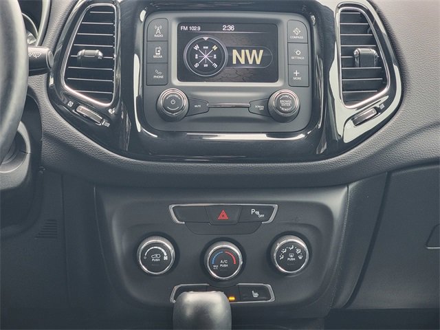 Certified 2018 Jeep Compass Latitude image 27