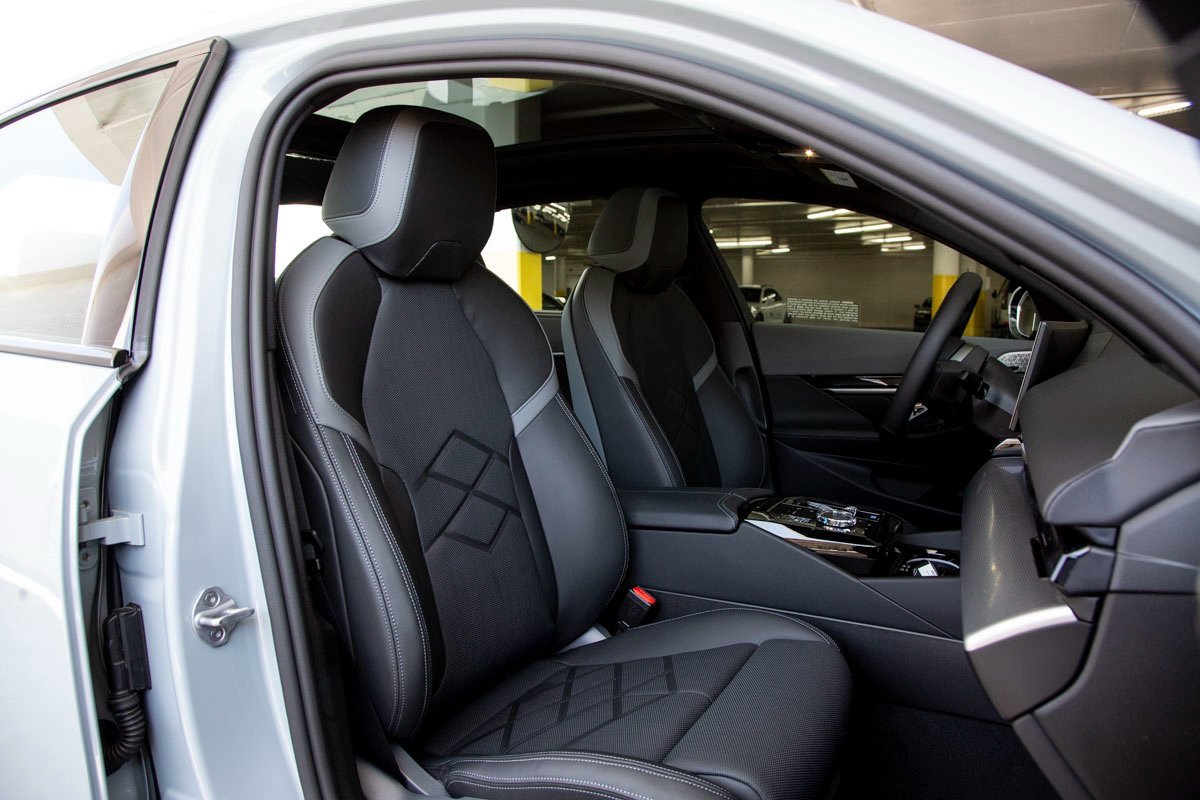 New 2026 BMW i5 eDrive40 w/ Executive Package image 33