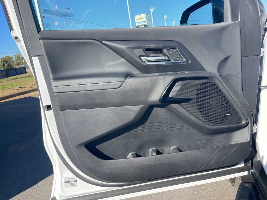 Used 2025 Chevrolet Silverado EV LT AWD/4WD image 27