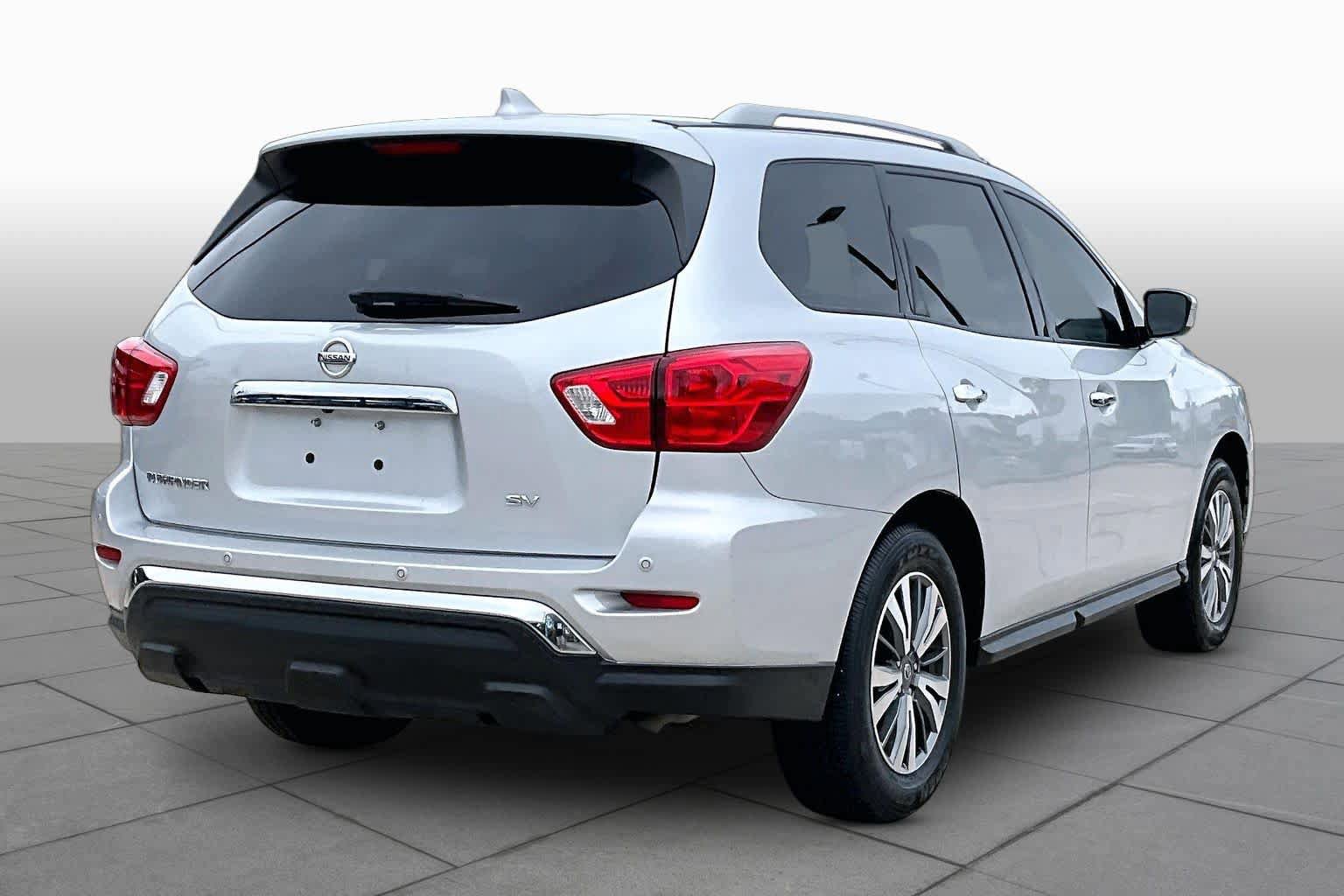 Used 2020 Nissan Pathfinder SV FWD image 13