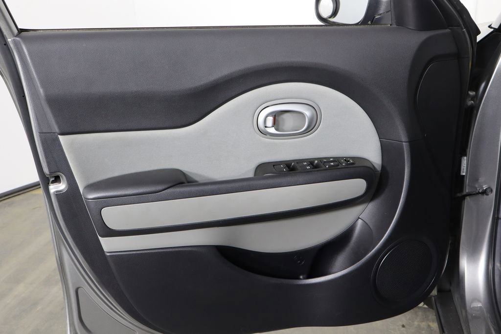 Used 2015 Kia Soul + image 18