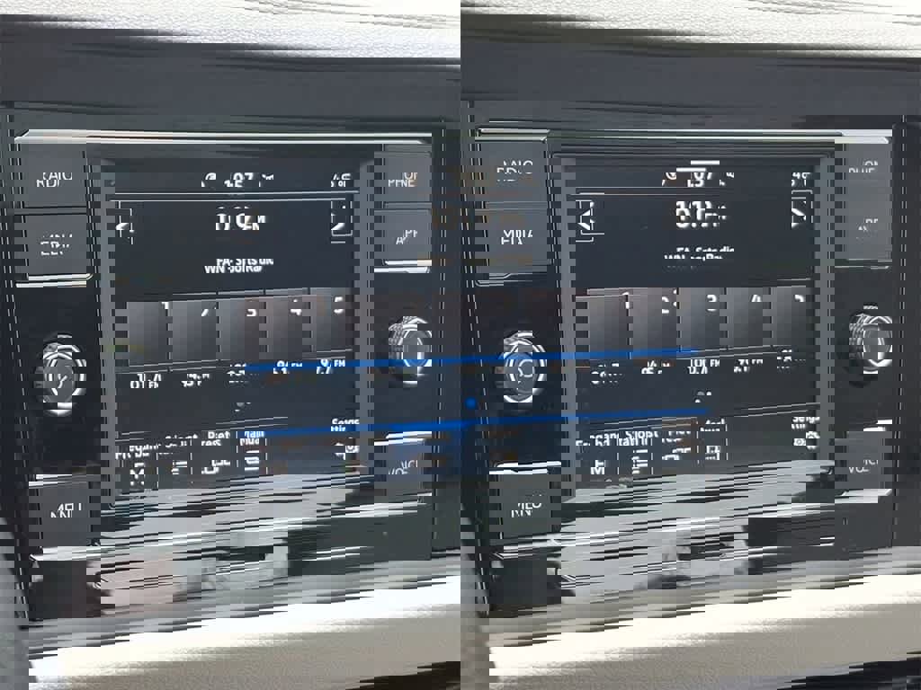 Used 2023 Volkswagen Jetta SE image 20