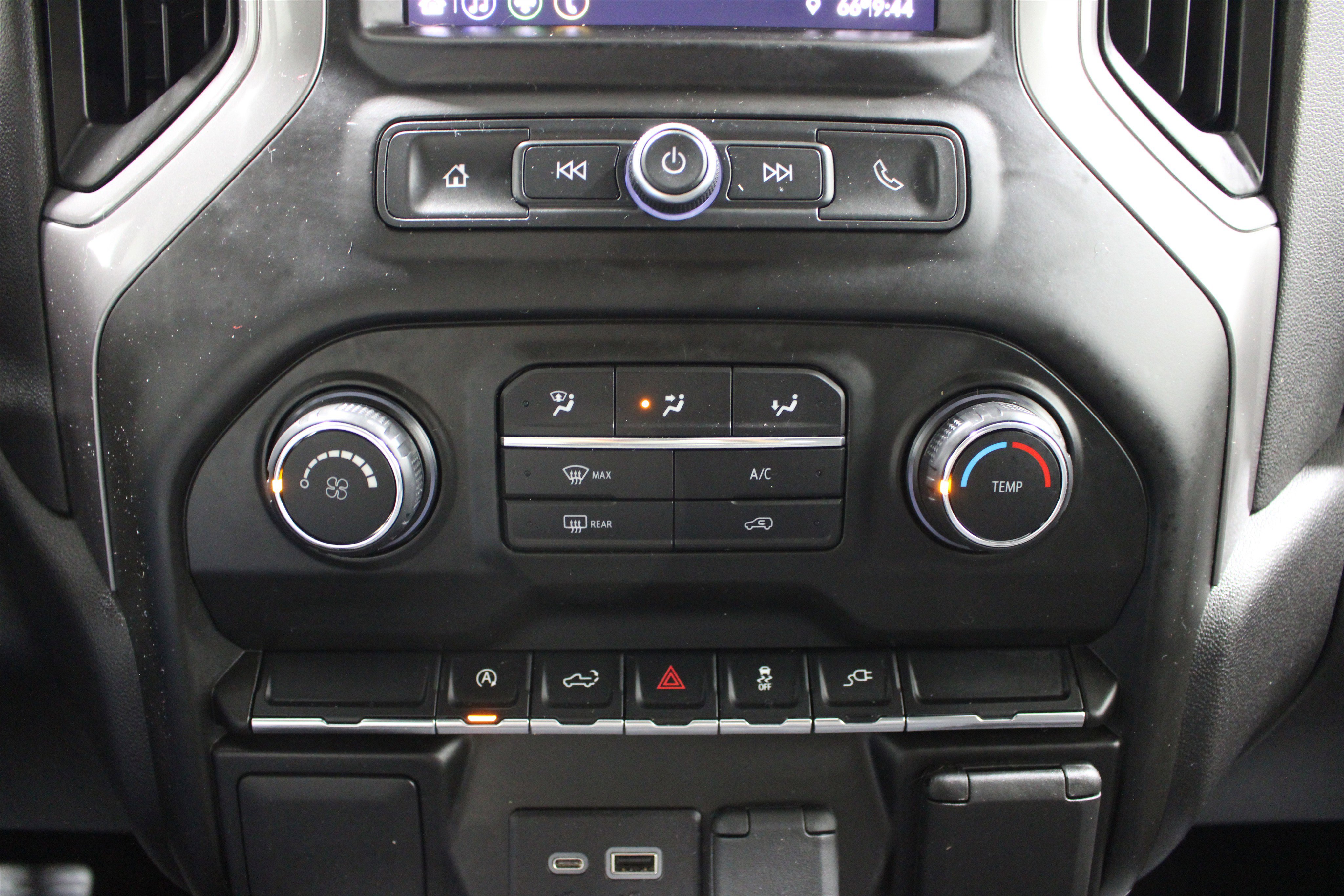 Used 2021 Chevrolet Silverado 1500 Custom AWD/4WD image 14