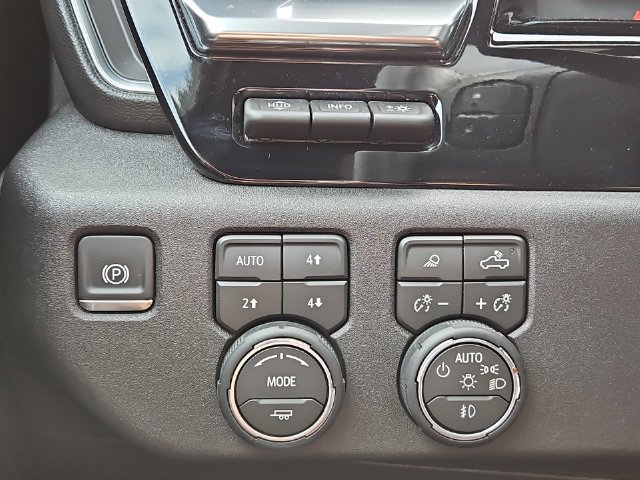 Certified 2026 Chevrolet Silverado 3500 High Country w/ High Country Premium Package AWD/4WD image 25