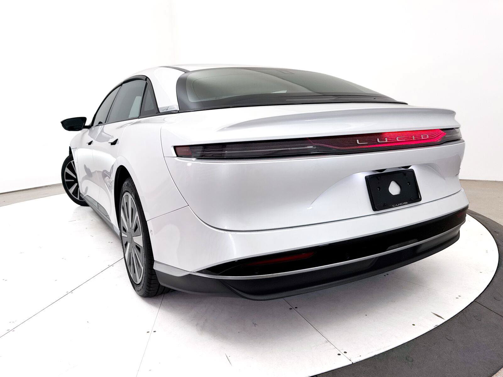Used 2024 Lucid Air Pure RWD image 7