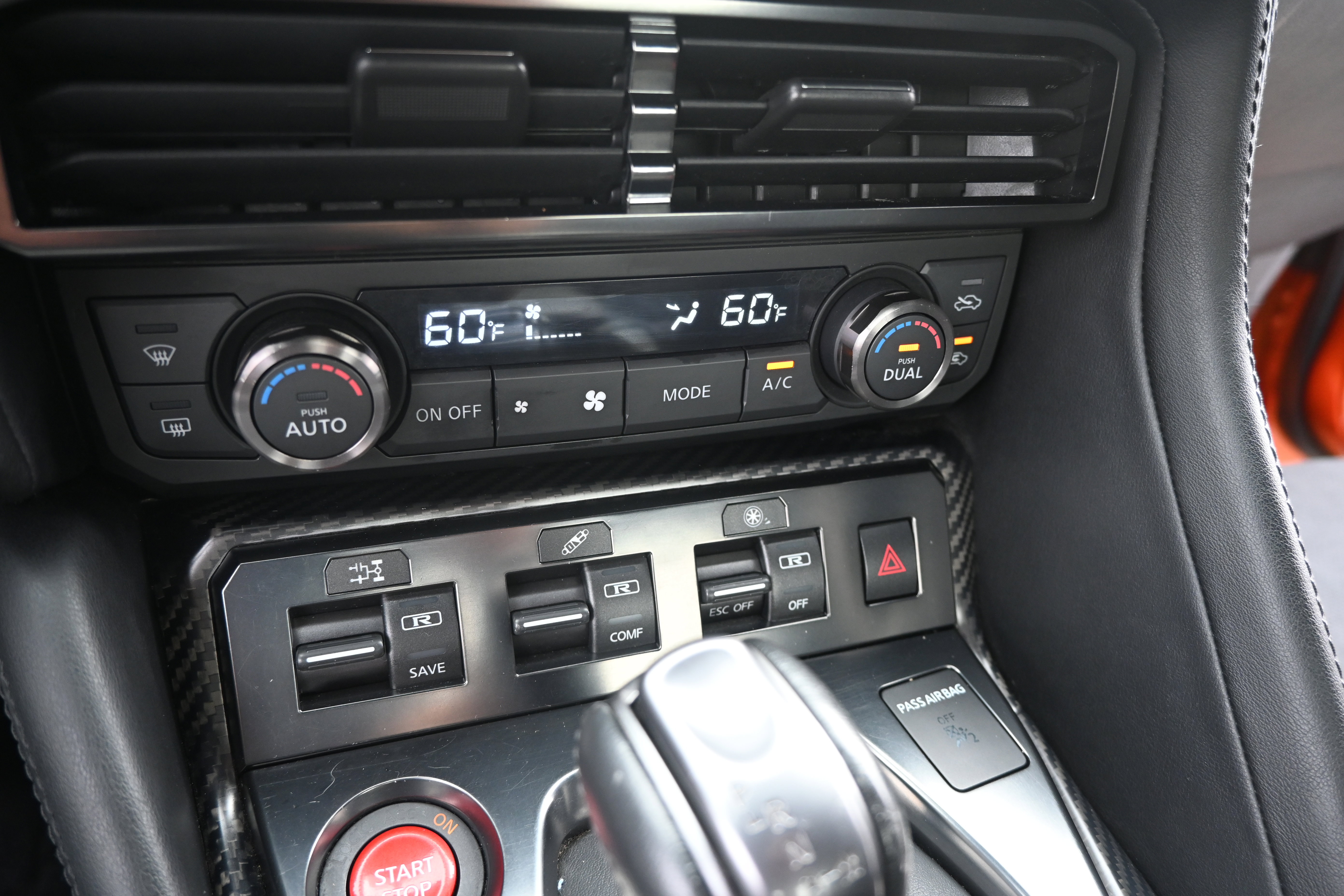 Used 2017 Nissan GT-R Premium image 35