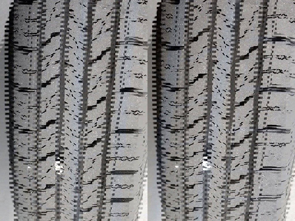 Used 2020 GMC Terrain SLE w/ Driver Convenience Package FWD image 32