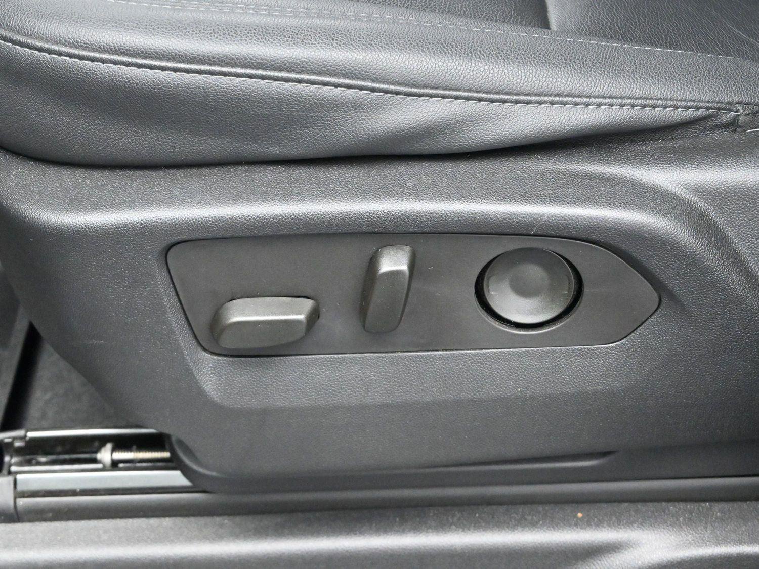 Used 2023 Chevrolet Tahoe Z71 AWD/4WD image 16