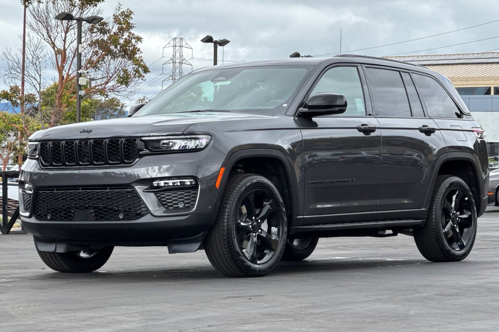 New 2025 Jeep Grand Cherokee Limited w/ Luxury Tech Group II image 9