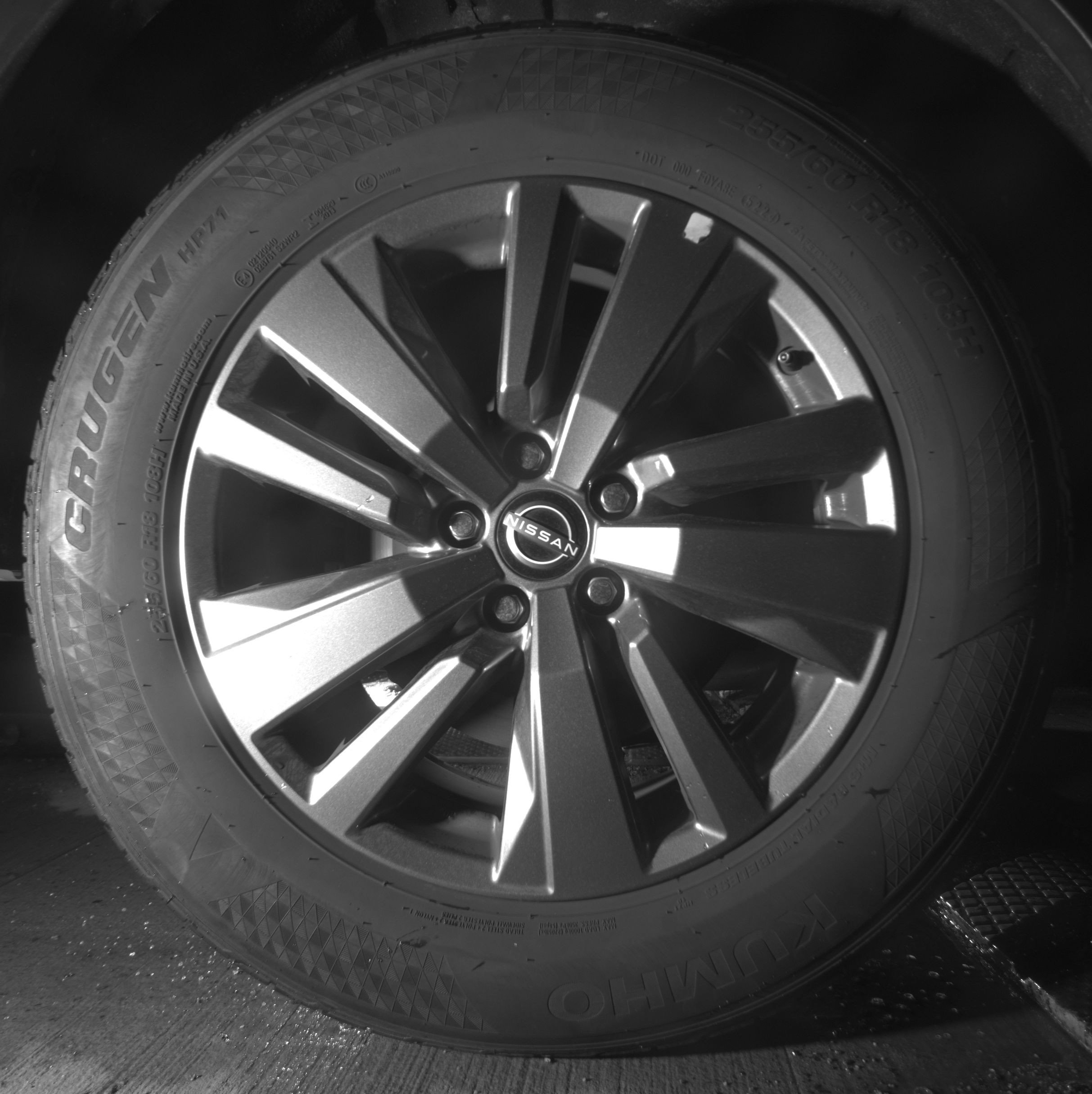 Used 2025 Nissan Pathfinder SV image 15