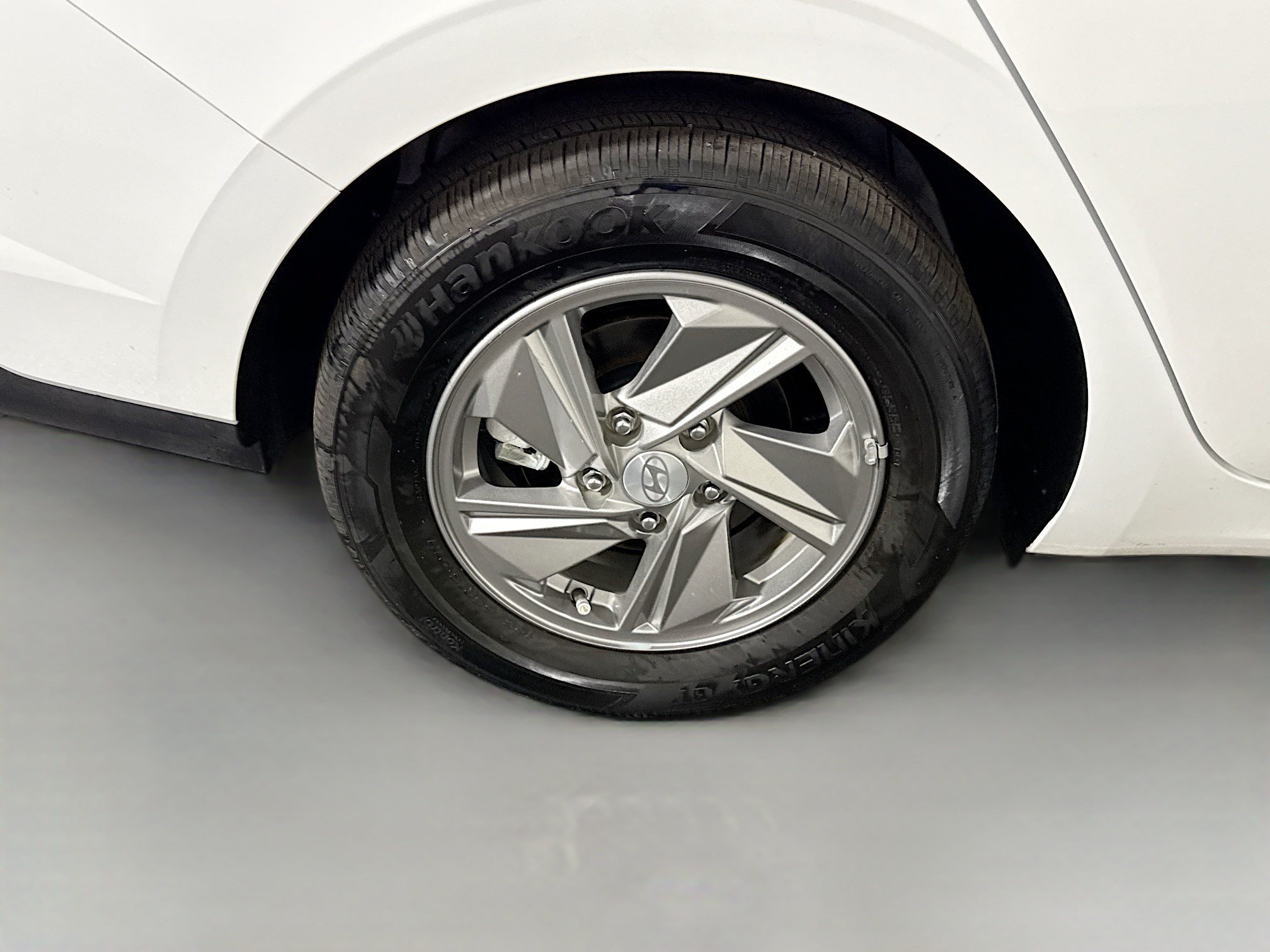 Used 2025 Hyundai Elantra SE FWD image 32