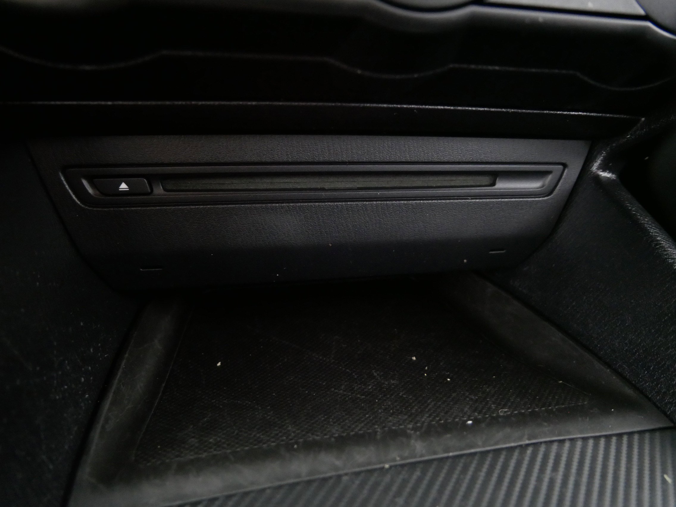 Used 2014 MAZDA MAZDA3 i Touring image 29