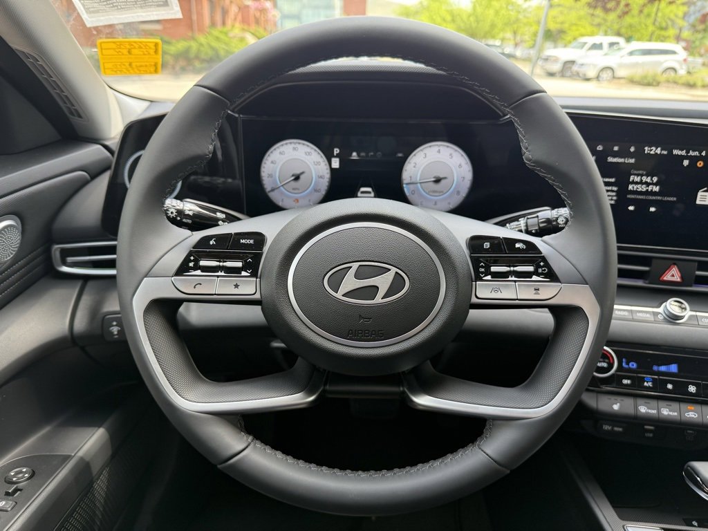 New 2025 Hyundai Elantra SEL w/ Cargo Package image 24