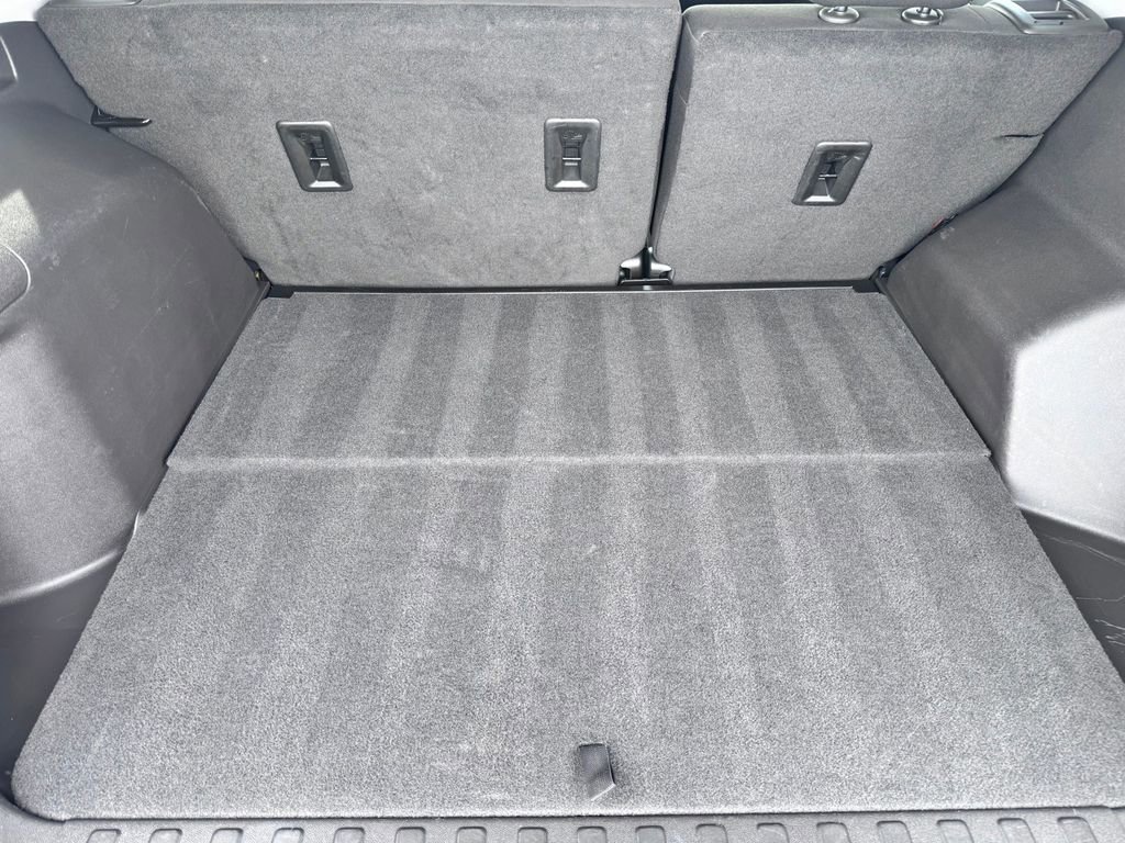 Used 2023 GMC Terrain SLE image 12