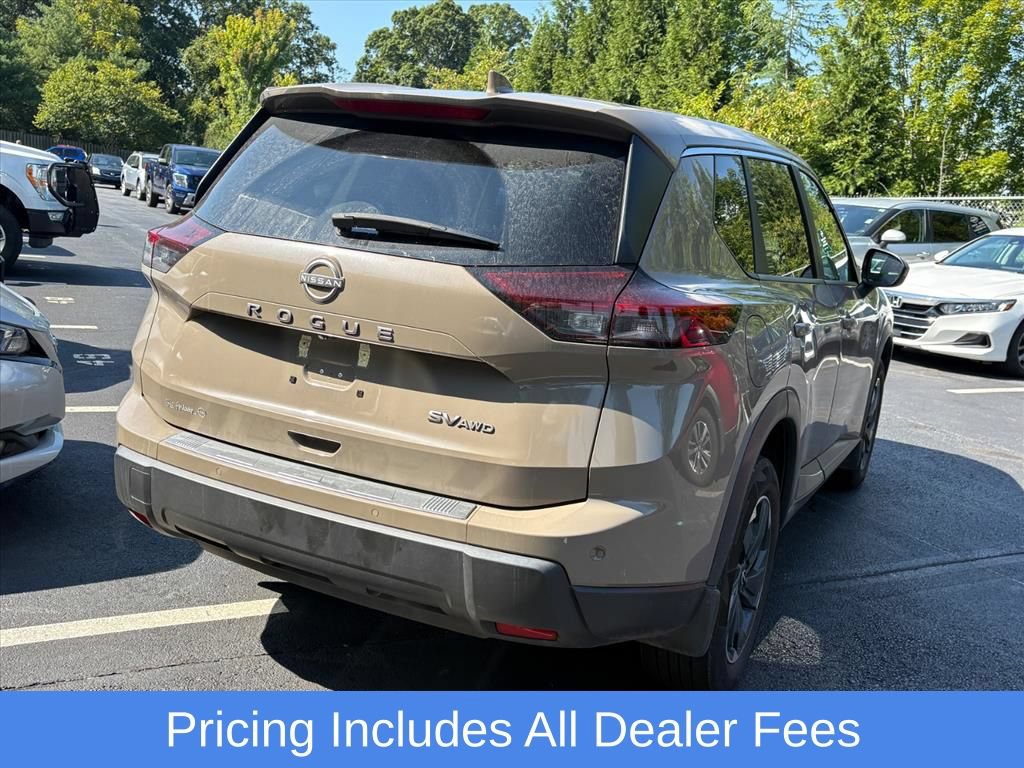 Used 2024 Nissan Rogue SV AWD/4WD image 6