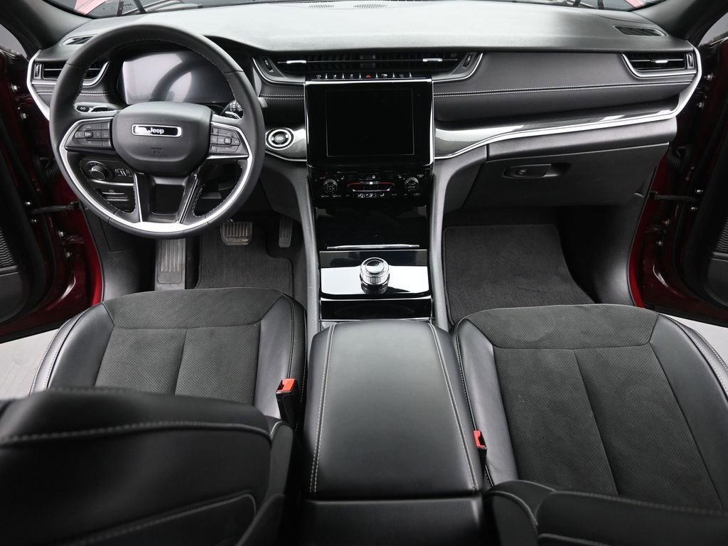 Used 2023 Jeep Grand Cherokee Altitude image 23