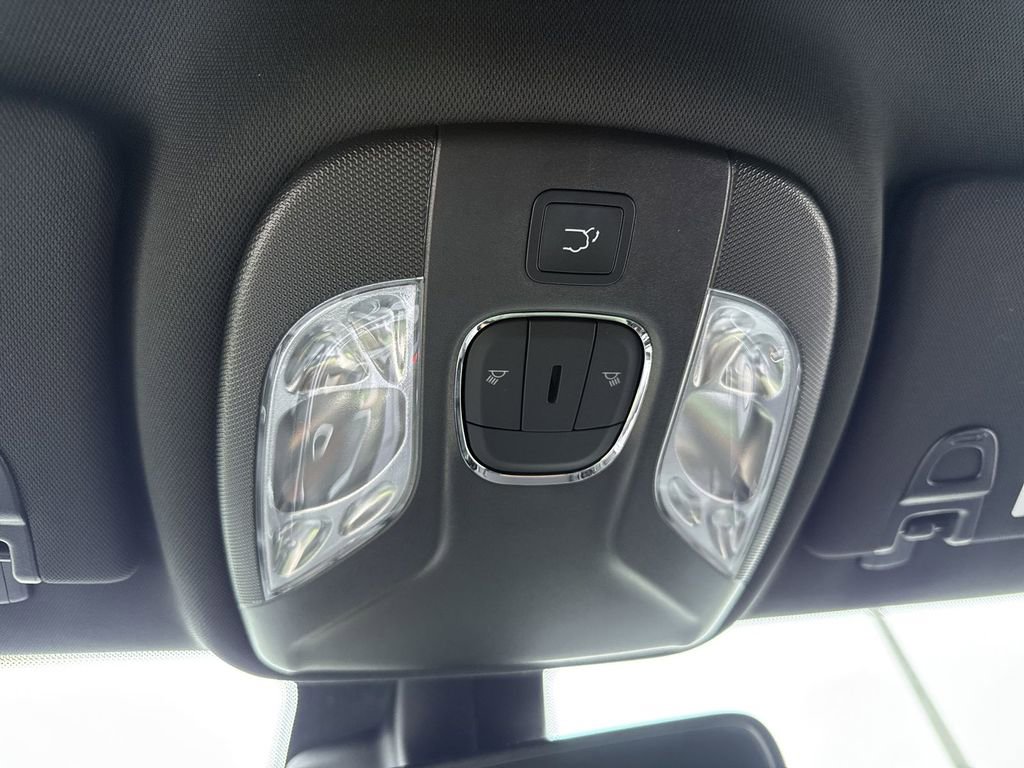 New 2026 Jeep Compass Latitude image 14