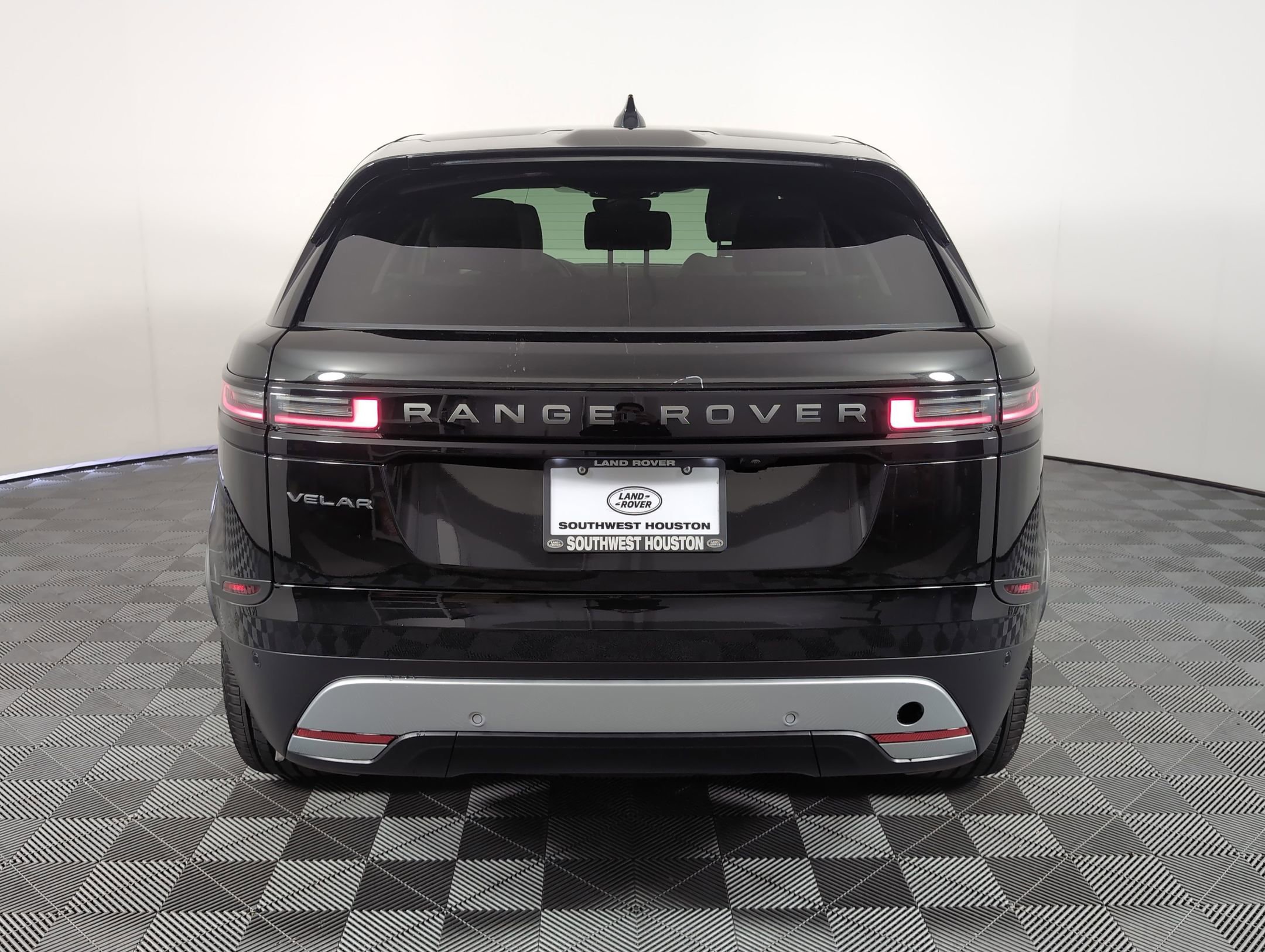 Used 2025 Land Rover Range Rover Velar S image 9