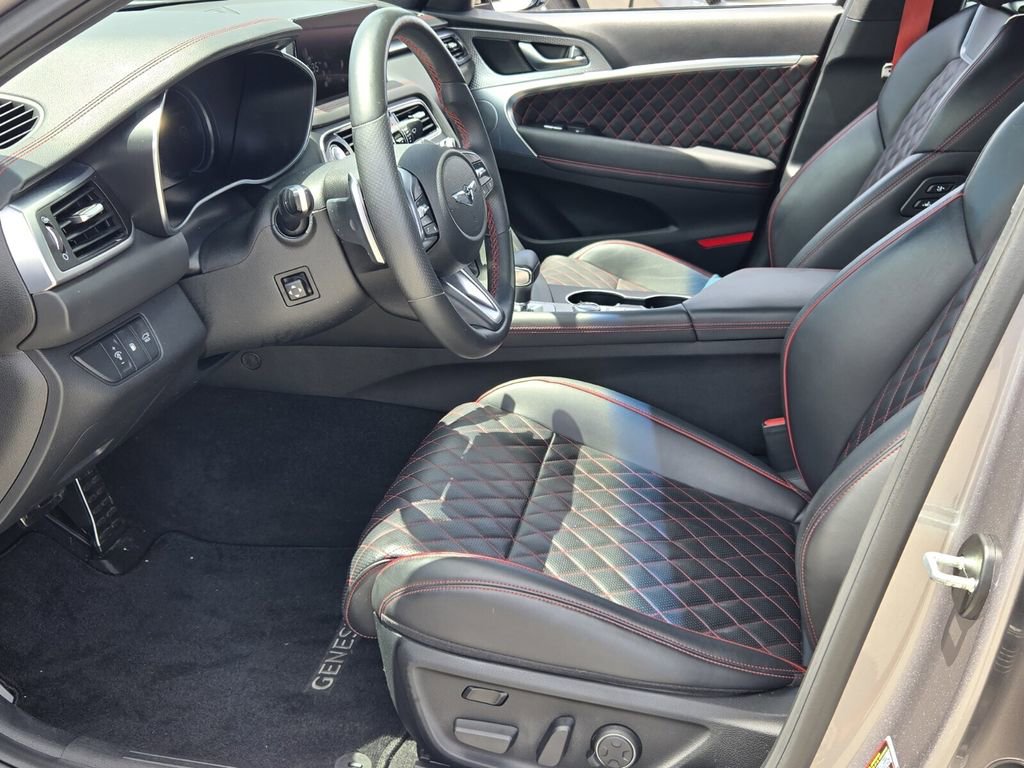 Used 2023 Genesis G70 3.3T w/ Sport Prestige Package RWD image 10