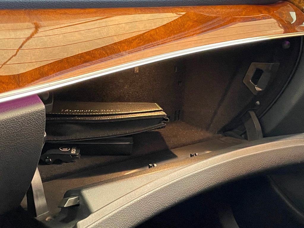 Used 2017 Mercedes-Benz E 300 4MATIC image 39