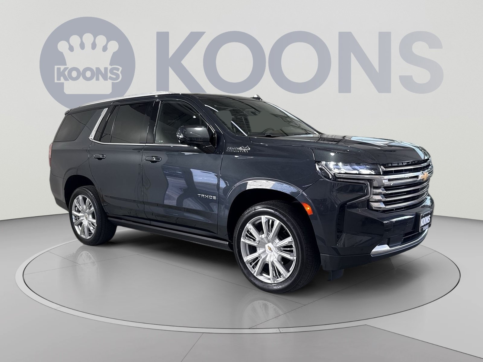 Used 2022 Chevrolet Tahoe High Country w/ Premium Package 2 AWD/4WD image 2