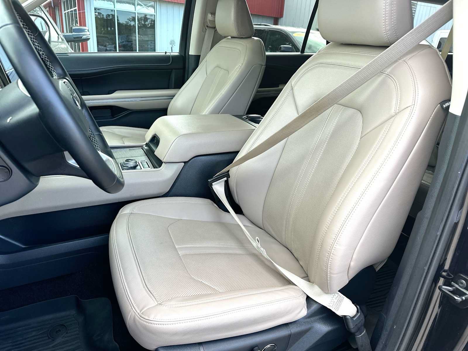 Used 2022 Ford Expedition Max Limited AWD/4WD image 17