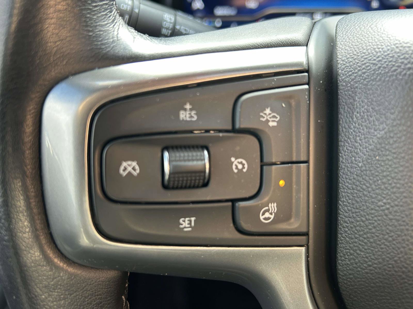 Used 2022 Chevrolet Suburban Z71 w/ Luxury Package image 22