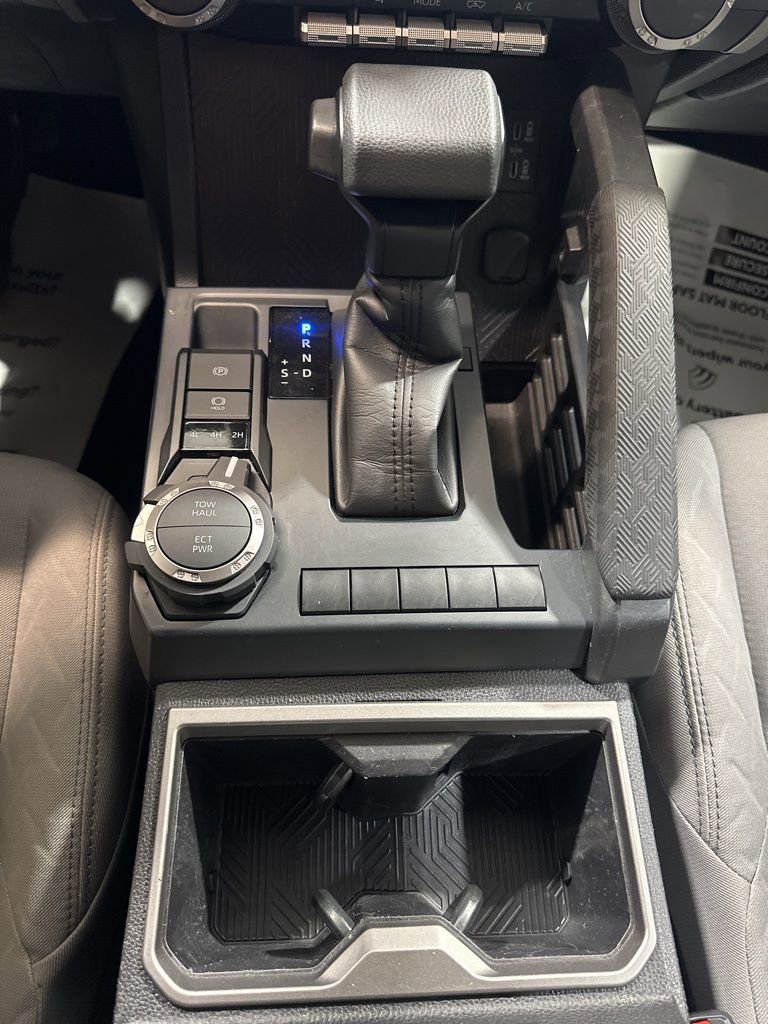 Used 2024 Toyota Tacoma SR5 AWD/4WD image 32