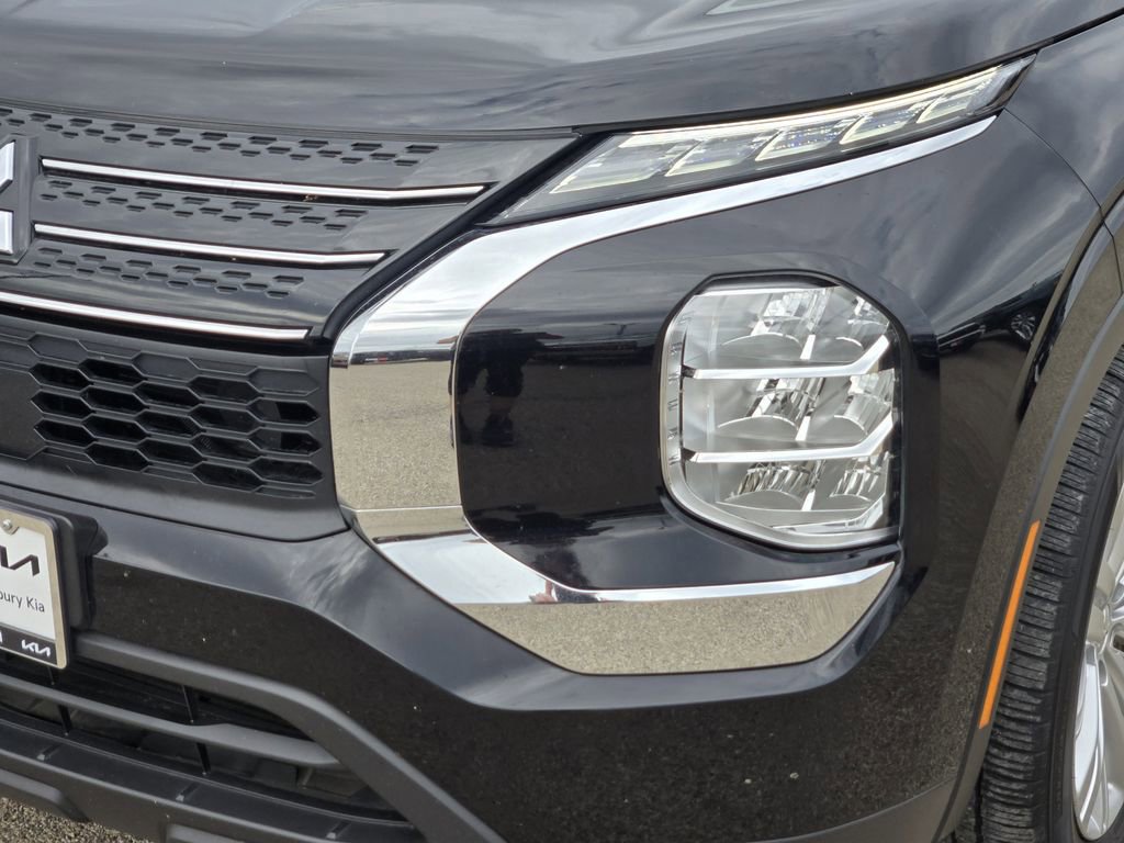 Used 2024 Mitsubishi Outlander ES image 7