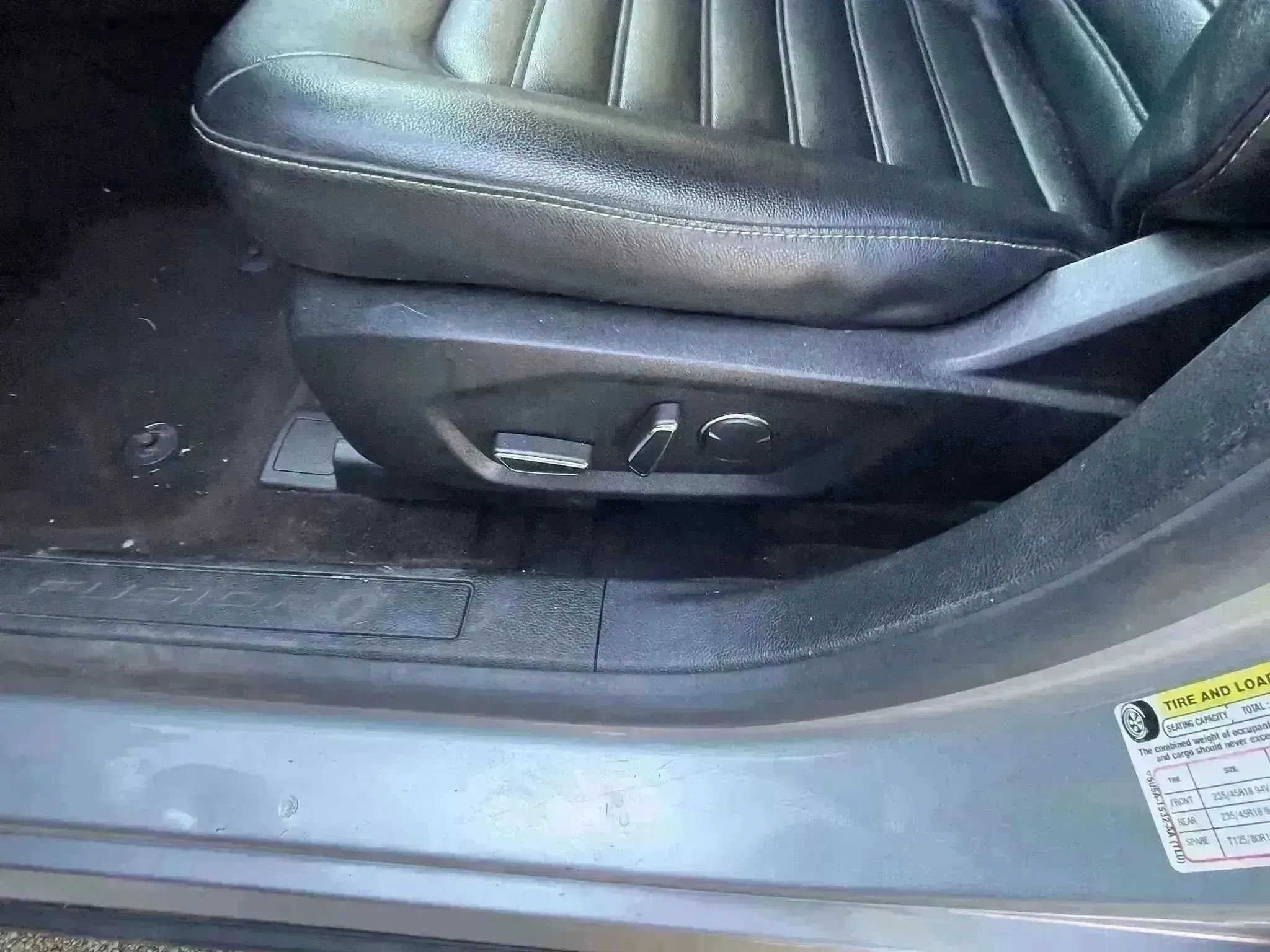 Used 2020 Ford Fusion SEL FWD image 17