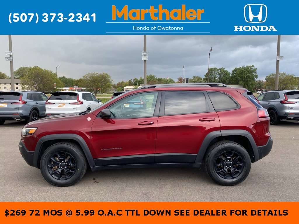 Used 2019 Jeep Cherokee Trailhawk image 2