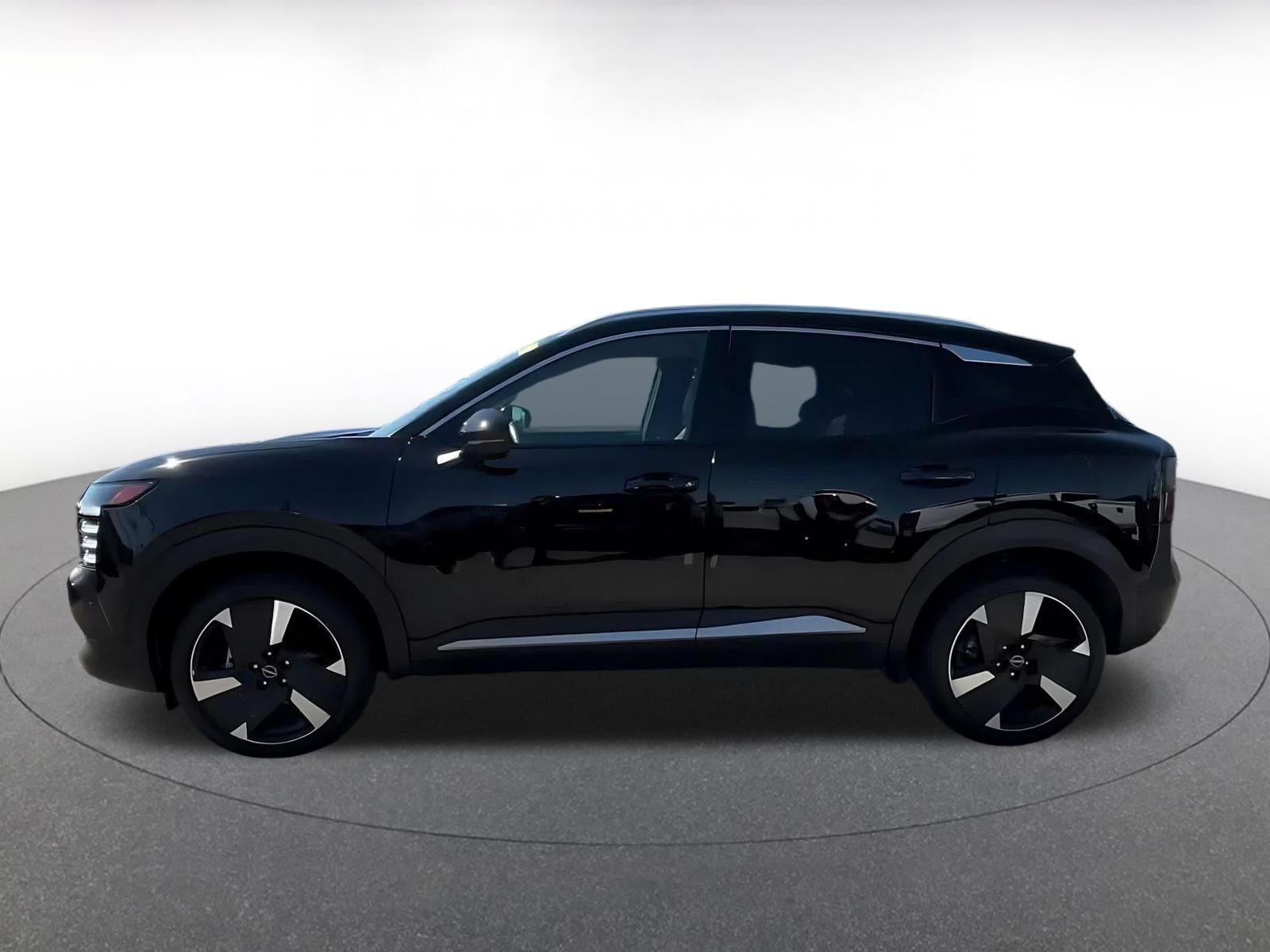Used 2026 Nissan Kicks SR AWD/4WD image 8