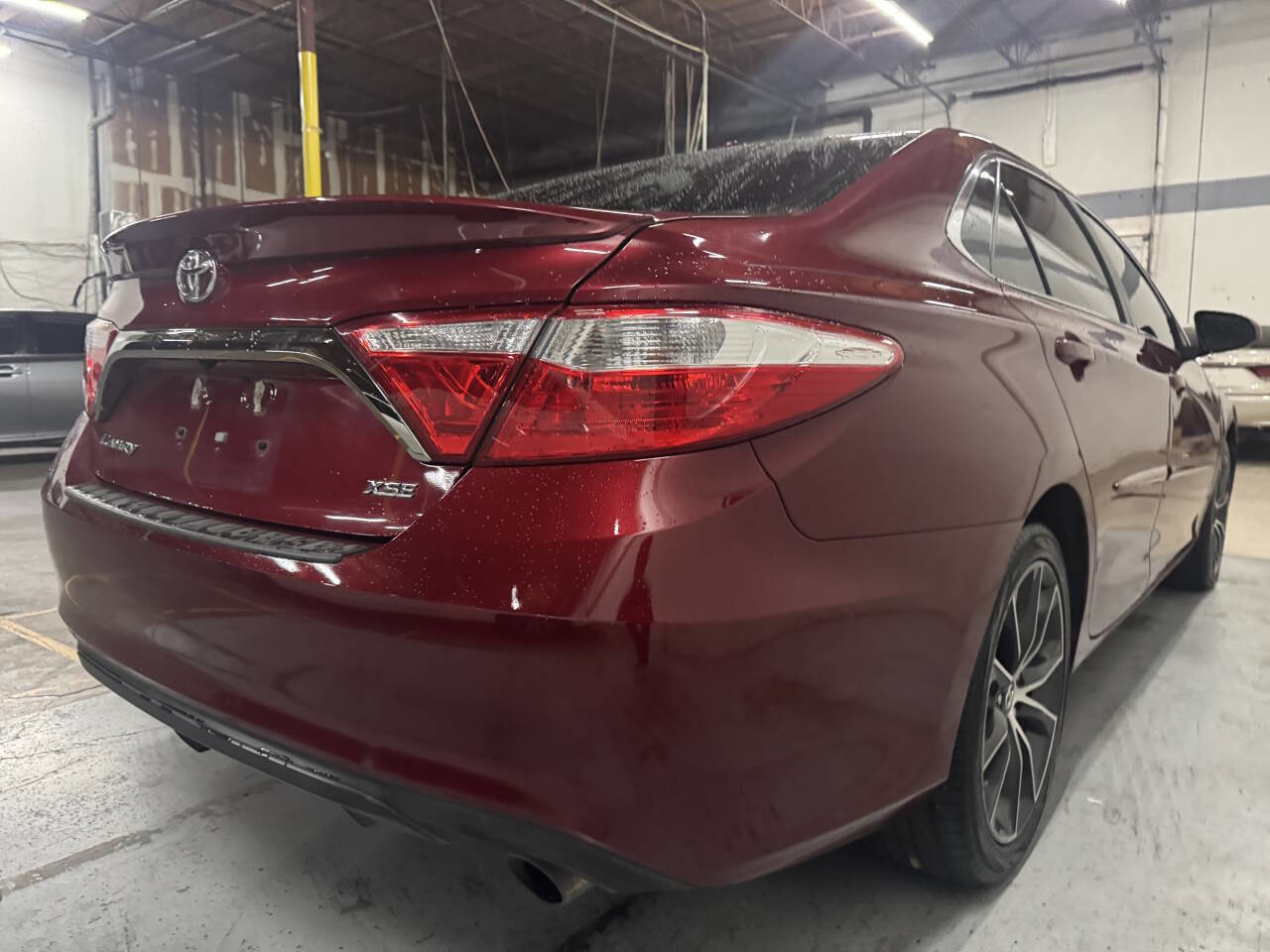 Used 2017 Toyota Camry LE image 10