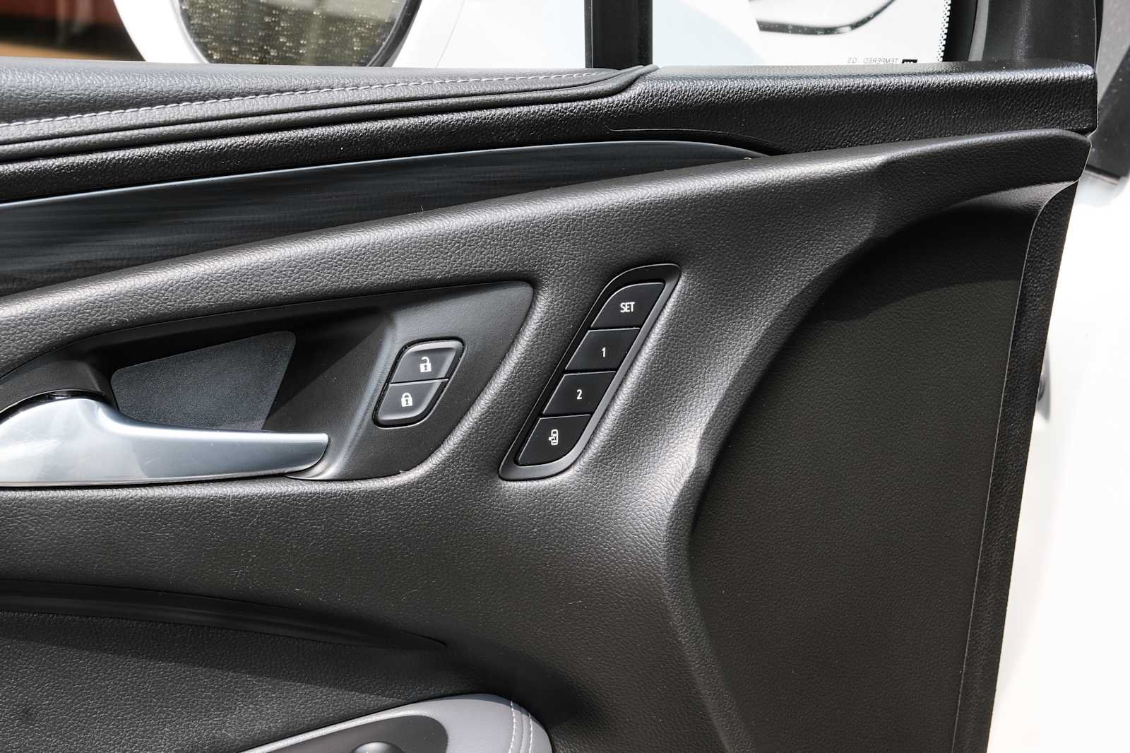 Used 2020 Buick Envision Essence FWD image 35