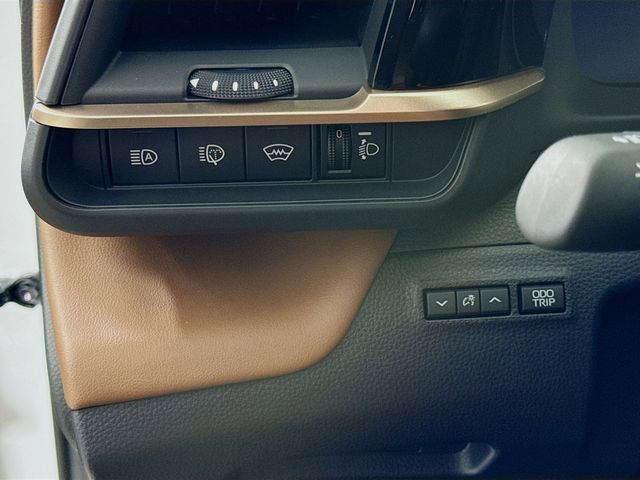 New 2026 Toyota Crown Signia image 10