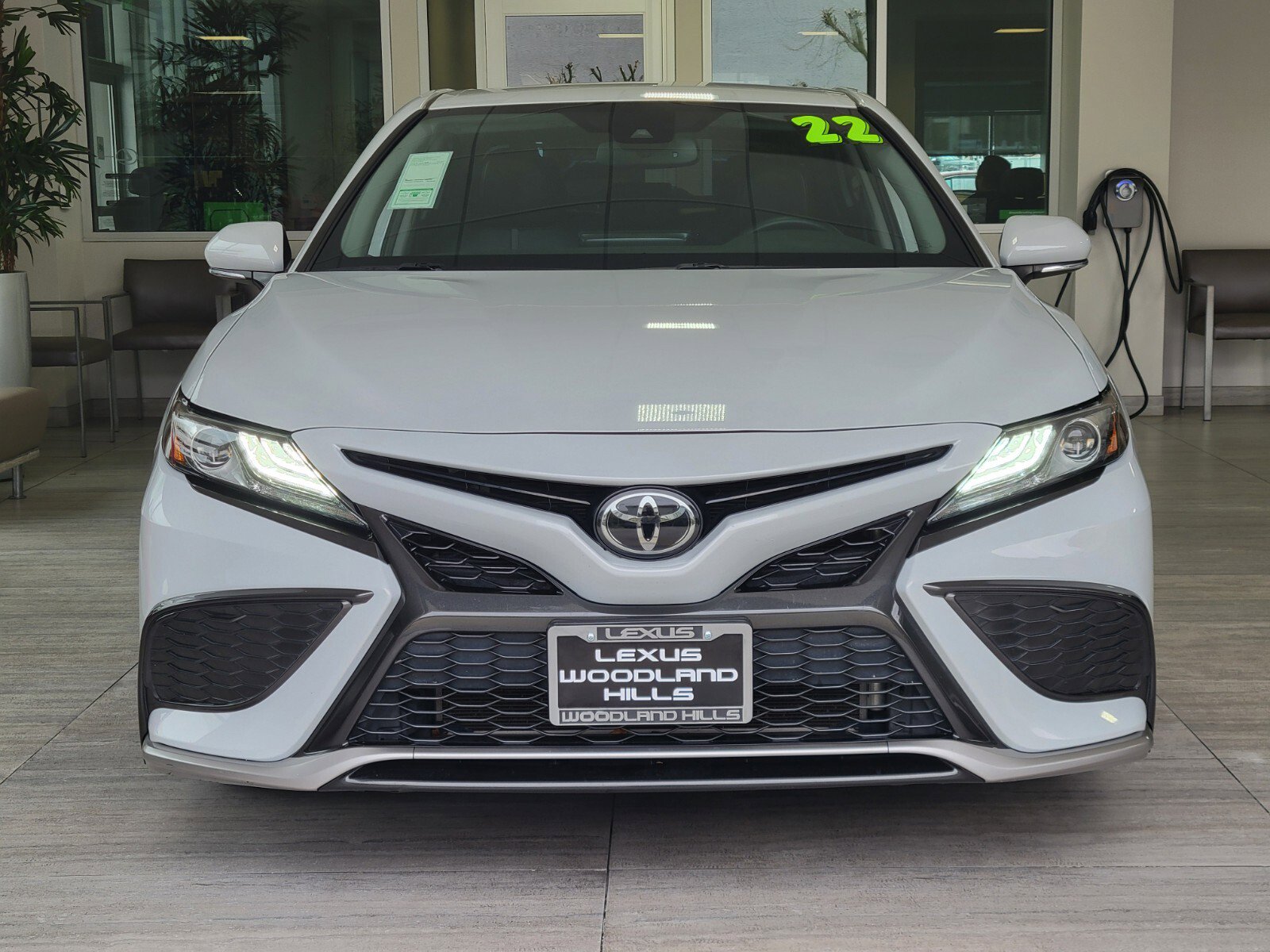Used 2022 Toyota Camry XSE image 8