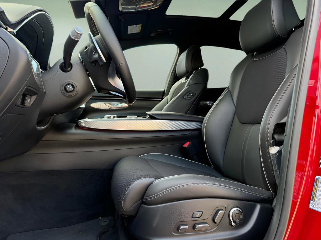 Used 2024 Genesis GV70 3.5T Sport image 17