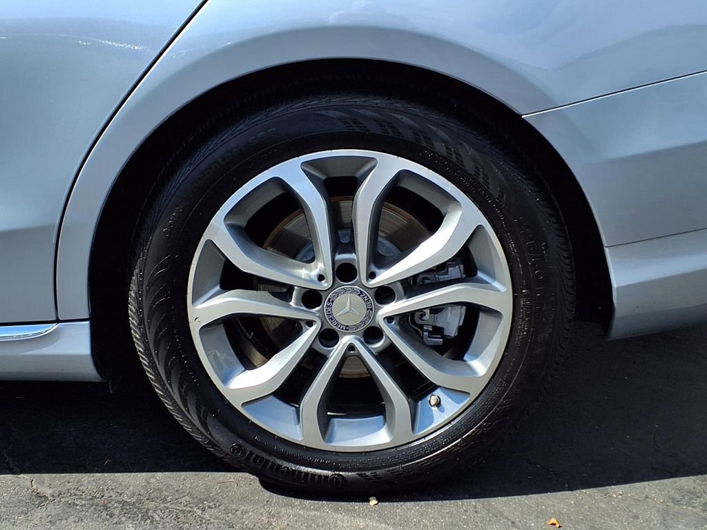 Used 2015 Mercedes-Benz C 300 Sedan image 4