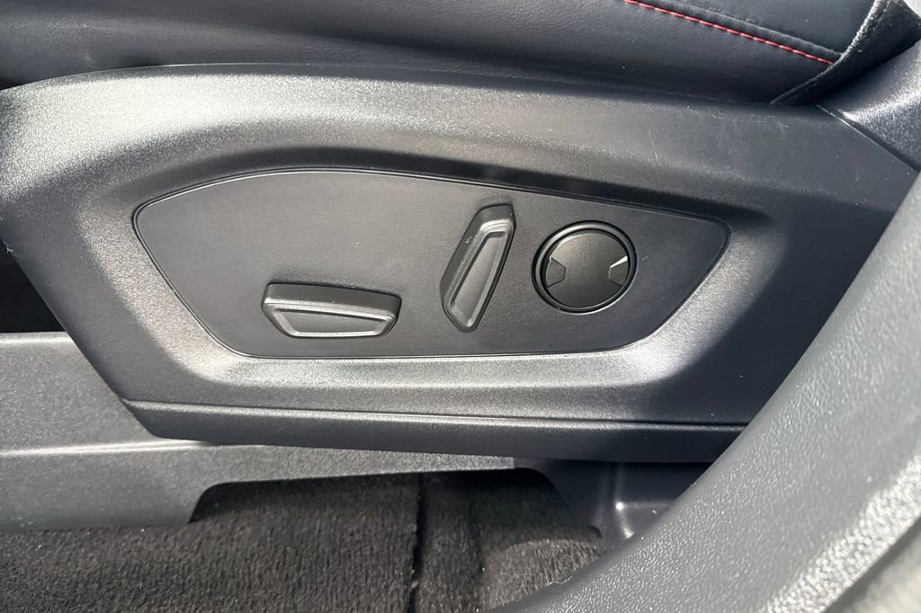 Used 2025 Ford Explorer ST-Line image 18