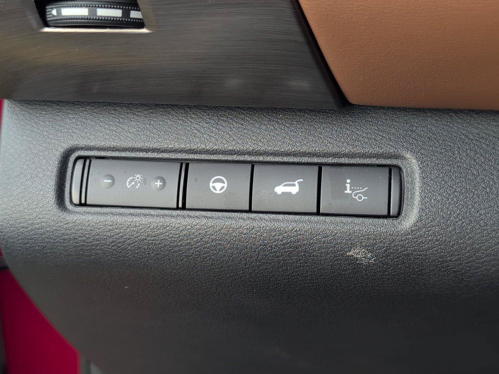 Used 2023 Nissan Pathfinder Platinum FWD image 32