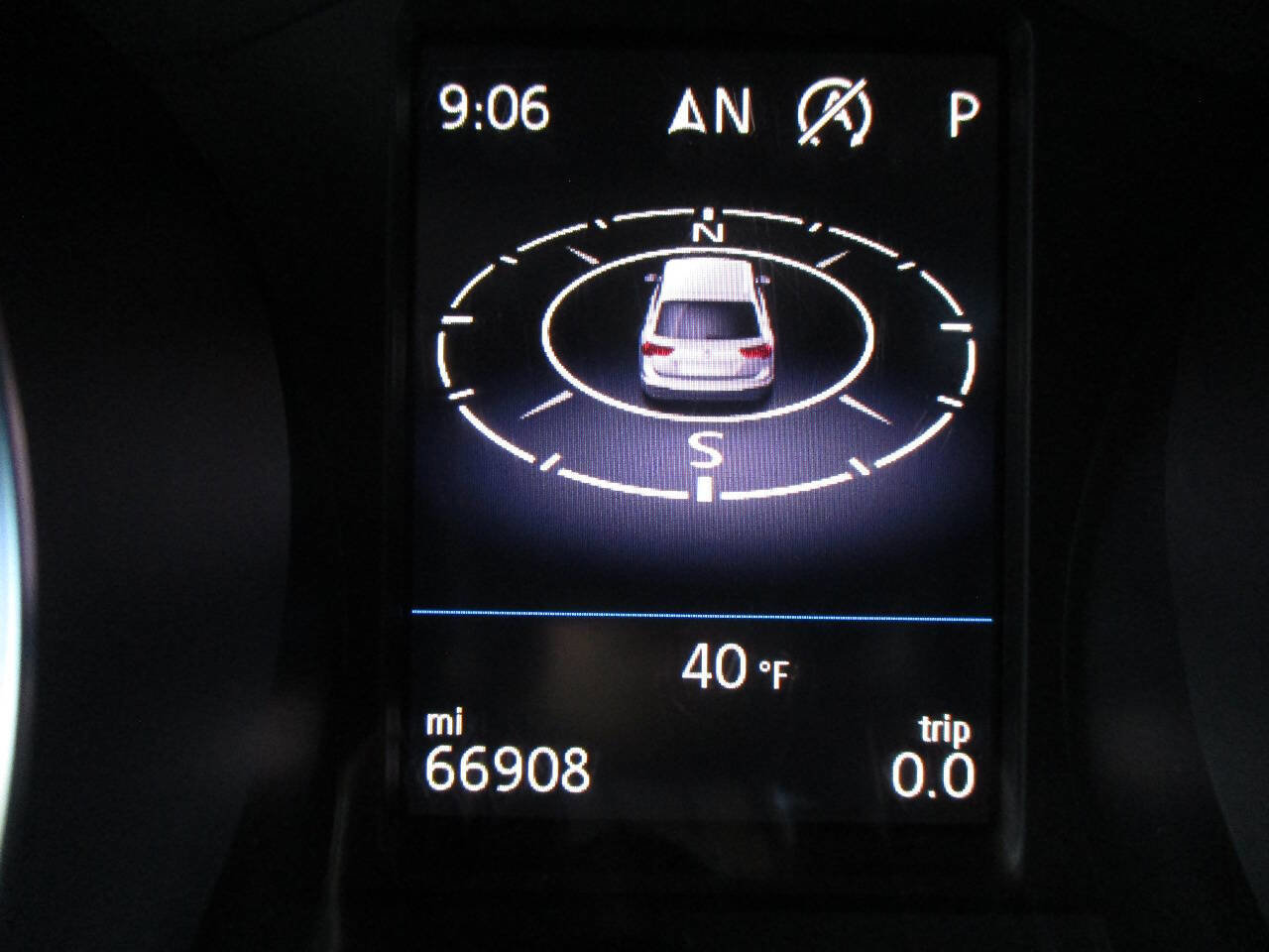 Used 2021 Volkswagen Tiguan SE R-Line image 12