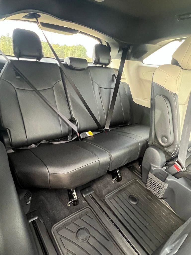 New 2026 Toyota Sienna Platinum image 16